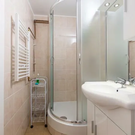 Newly Renovated Studio With Air Conditioner & Free Parking Laibach Exterior foto