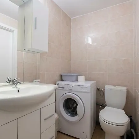 Newly Renovated Studio With Air Conditioner & Free Parking Laibach Exterior foto
